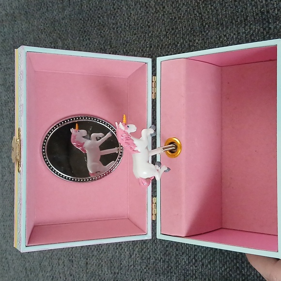 Unicorn musical jewelry  box - Picture 3 of 4